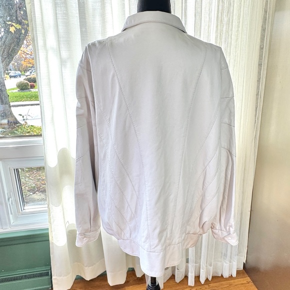 Vintage 1980s leather jacket, white oversized shoulders, batwing sleeves, 14/16 - Picture 7 of 13